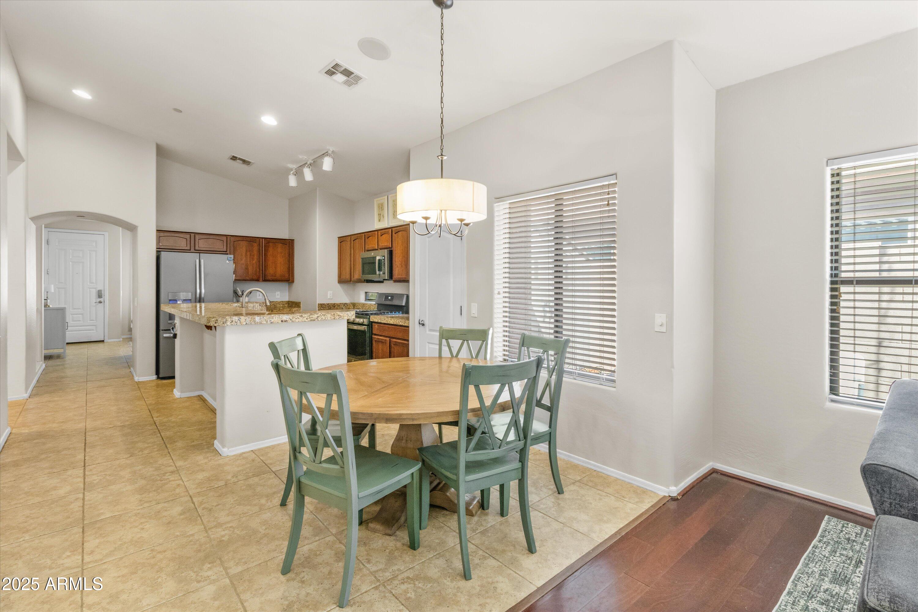 5309 E CARMEL Avenue