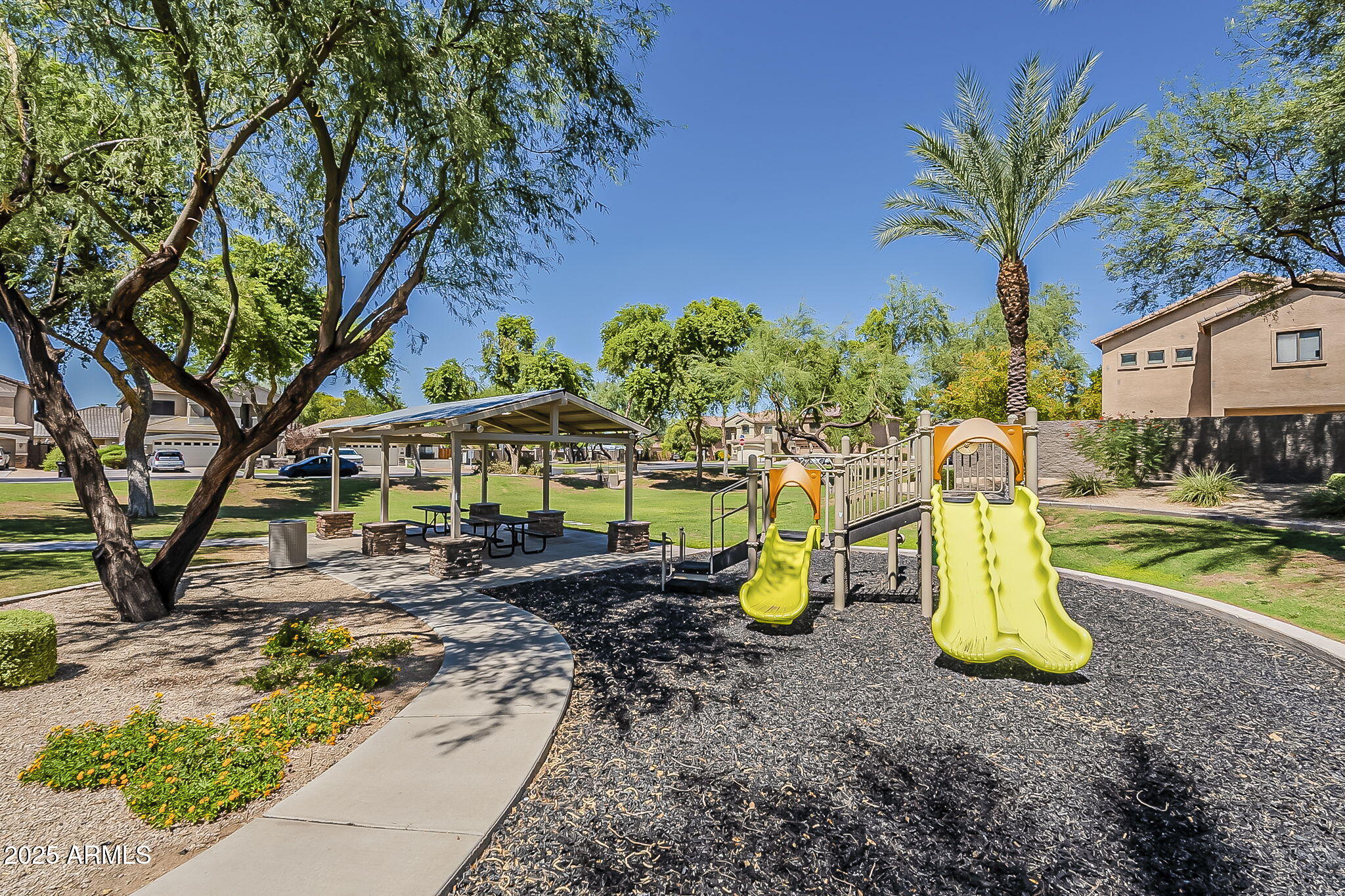 5309 E CARMEL Avenue