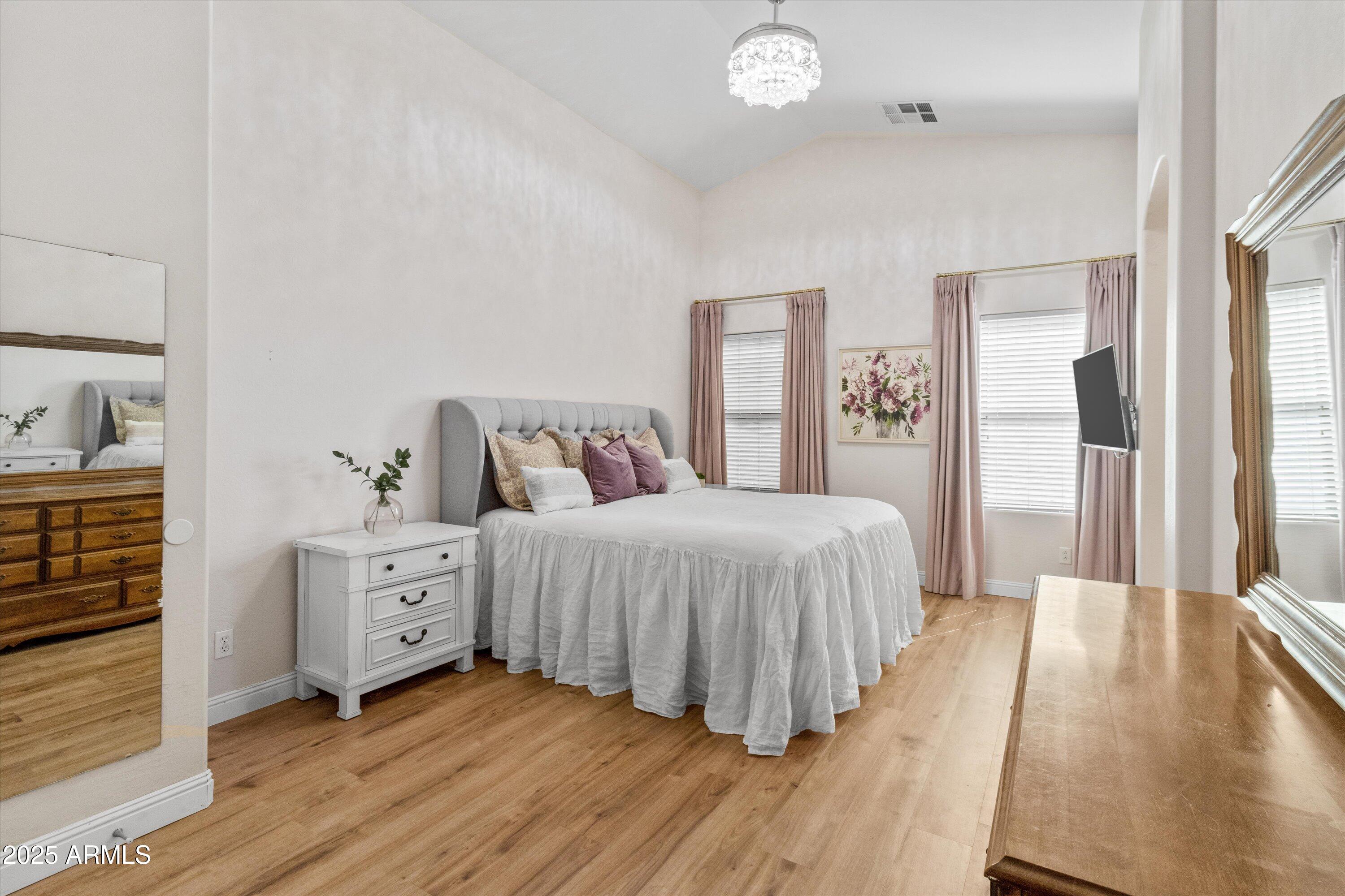 5309 E CARMEL Avenue