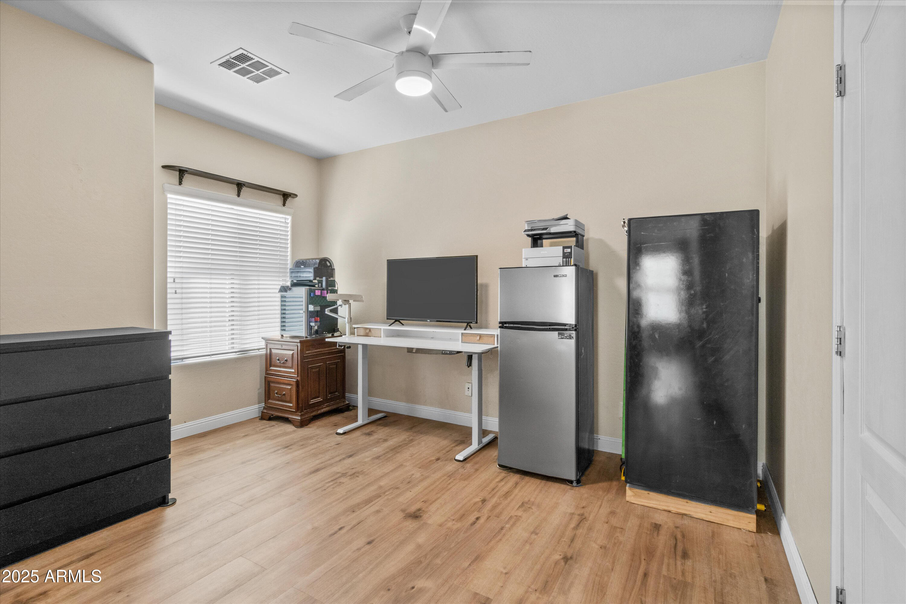 5309 E CARMEL Avenue