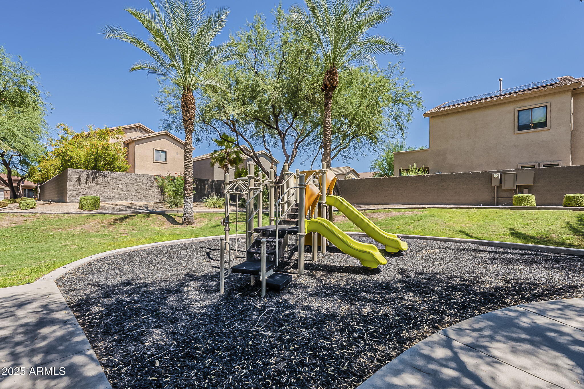 5309 E CARMEL Avenue