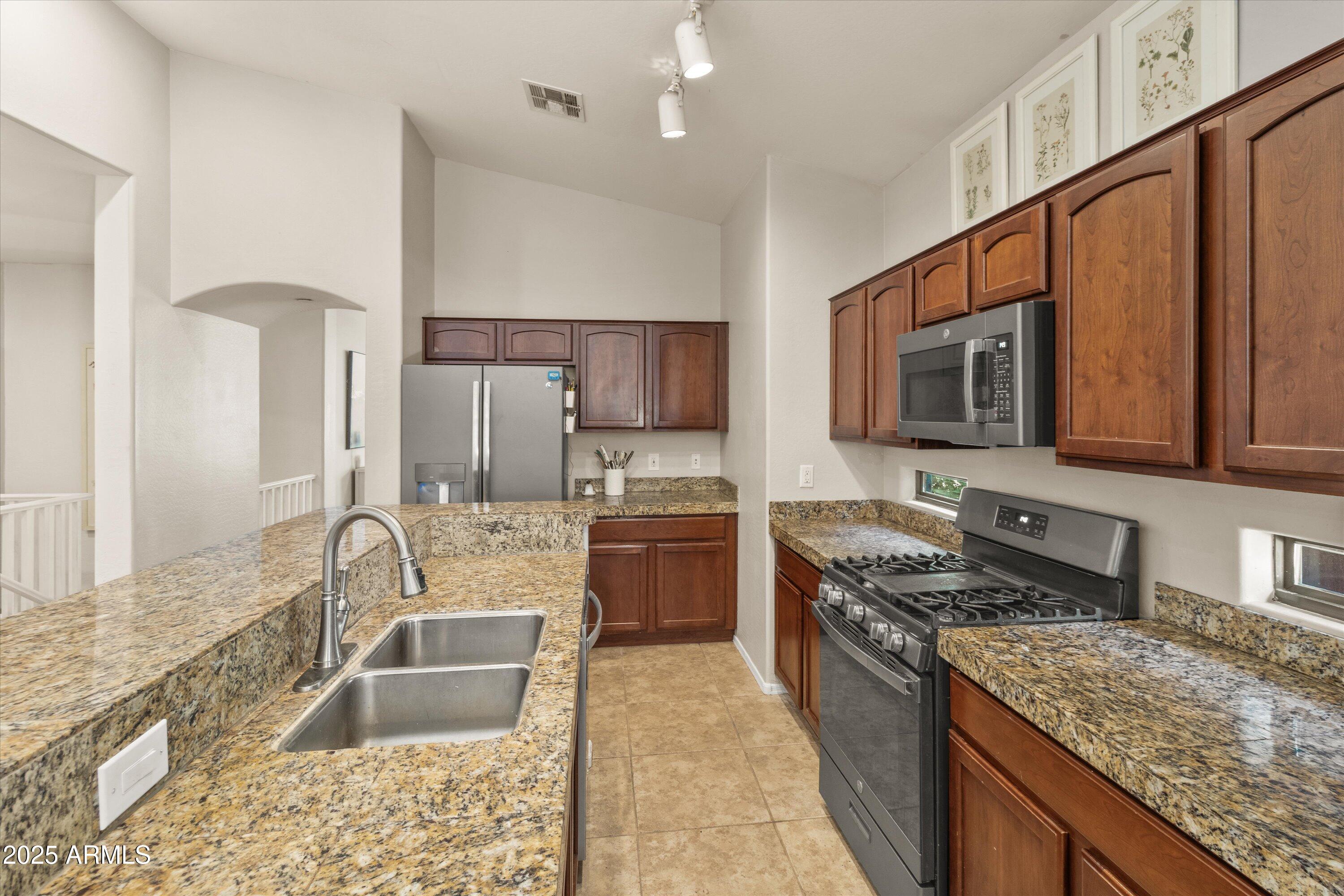 5309 E CARMEL Avenue