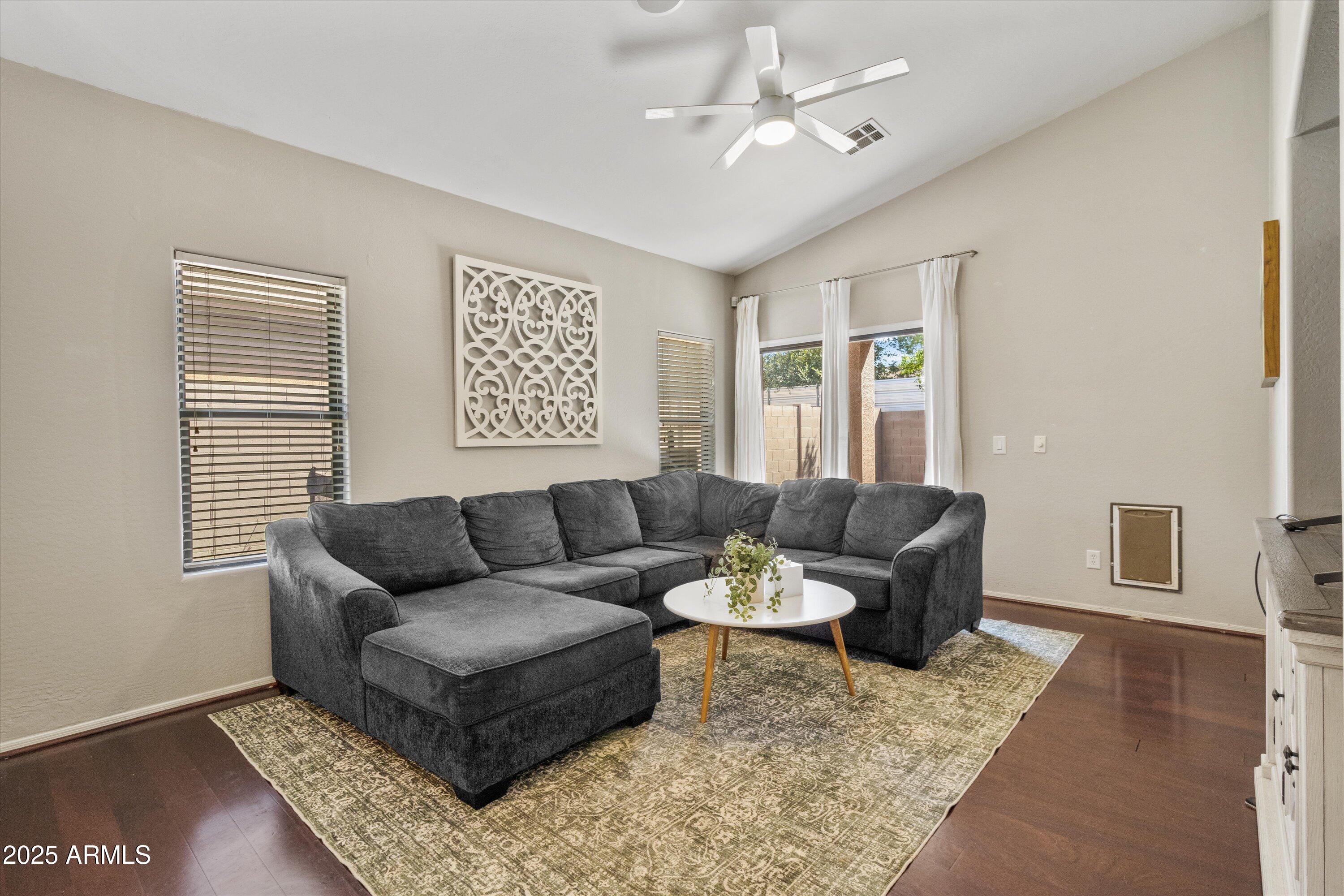 5309 E CARMEL Avenue