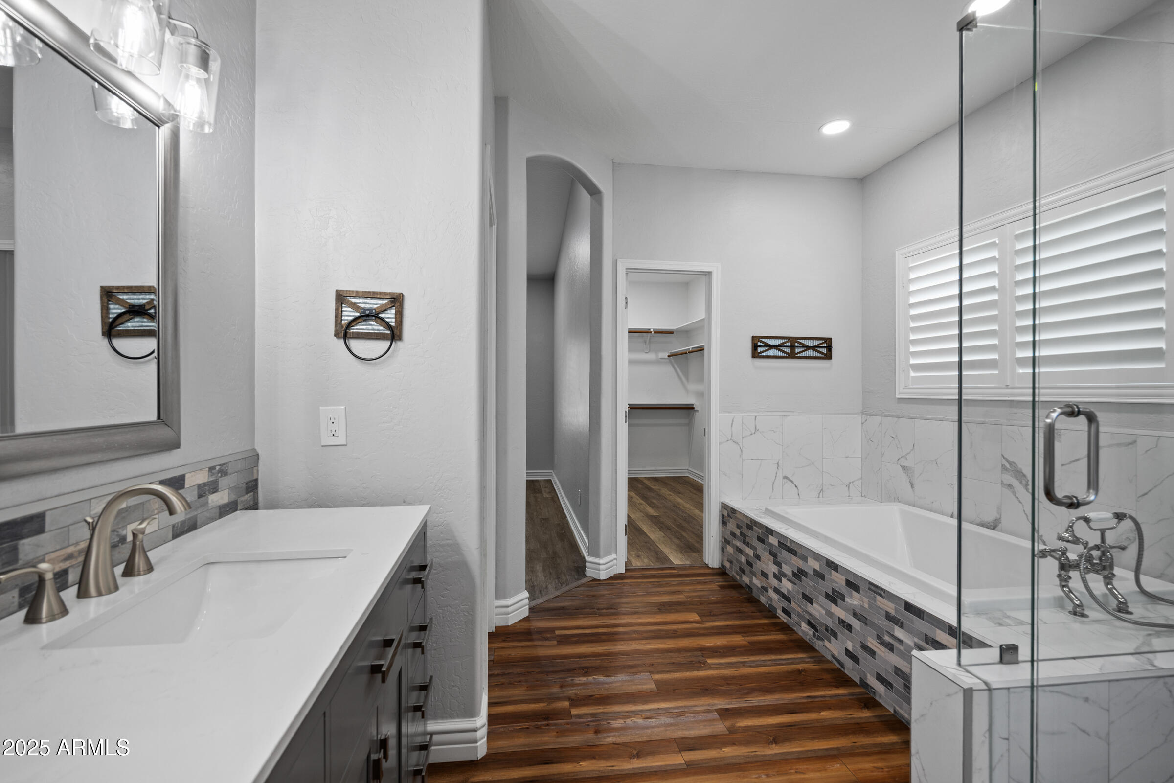 20975 E EXCELSIOR Avenue