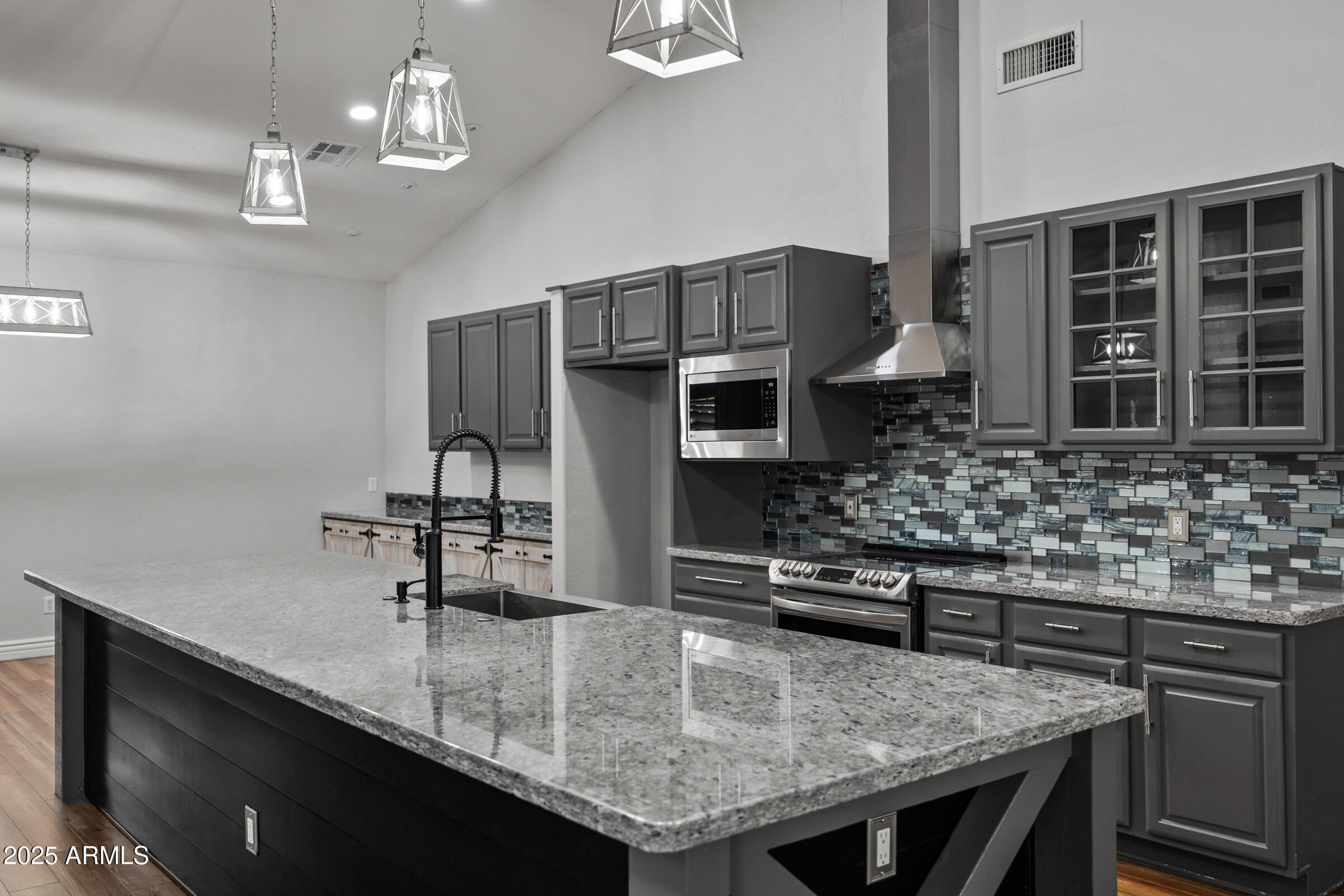 20975 E EXCELSIOR Avenue