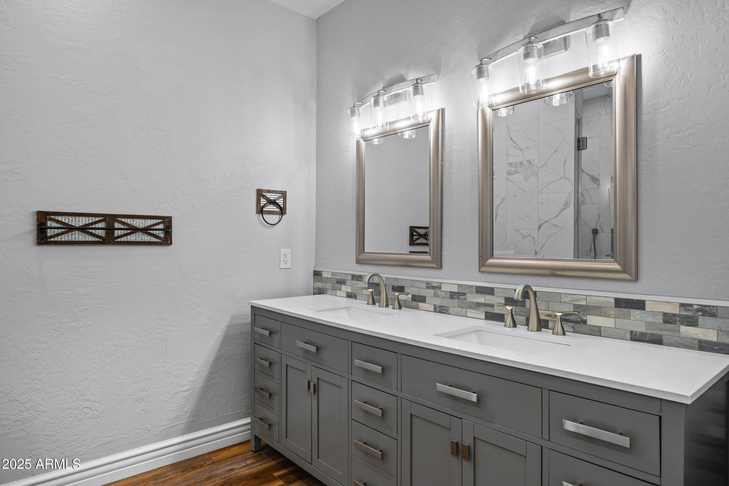 20975 E EXCELSIOR Avenue