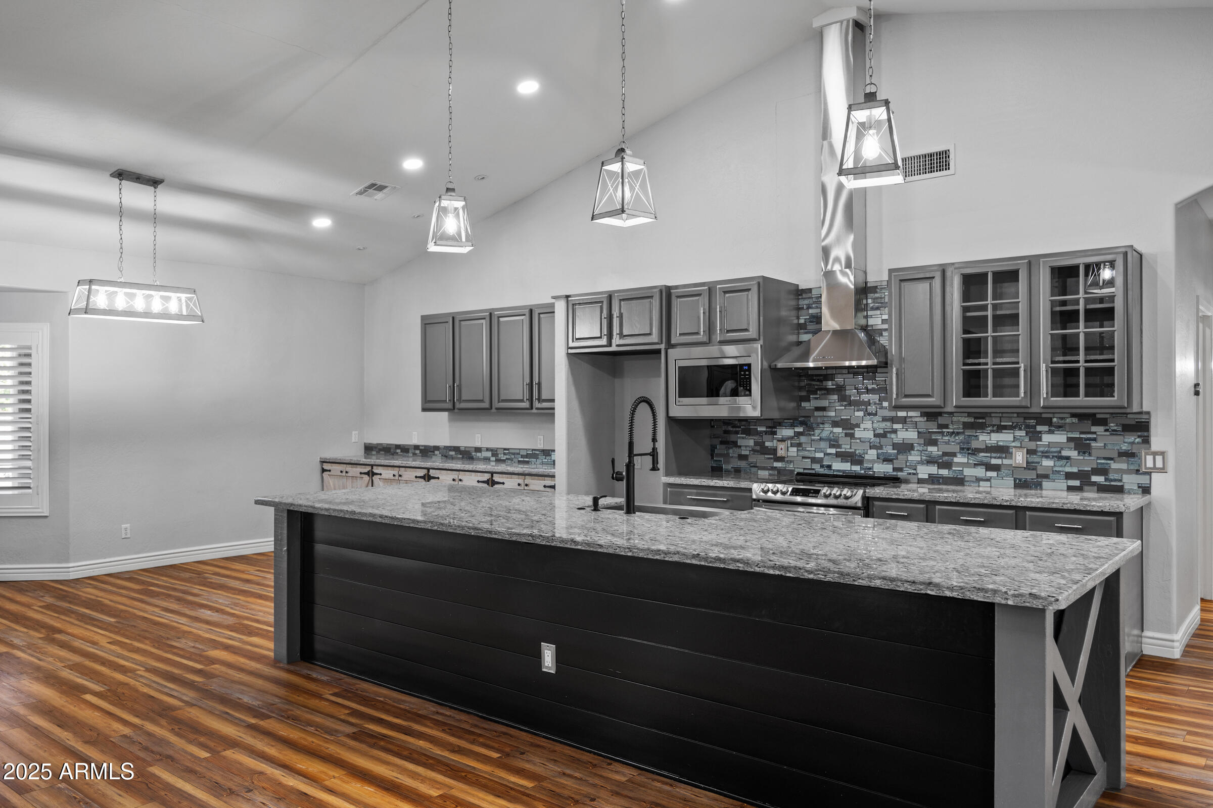 20975 E EXCELSIOR Avenue