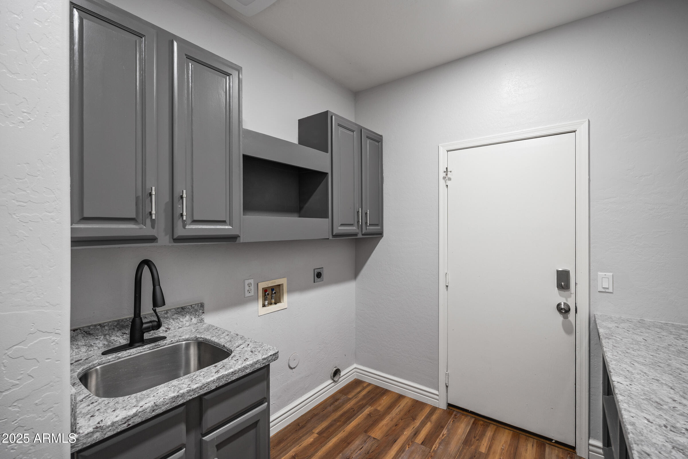 20975 E EXCELSIOR Avenue