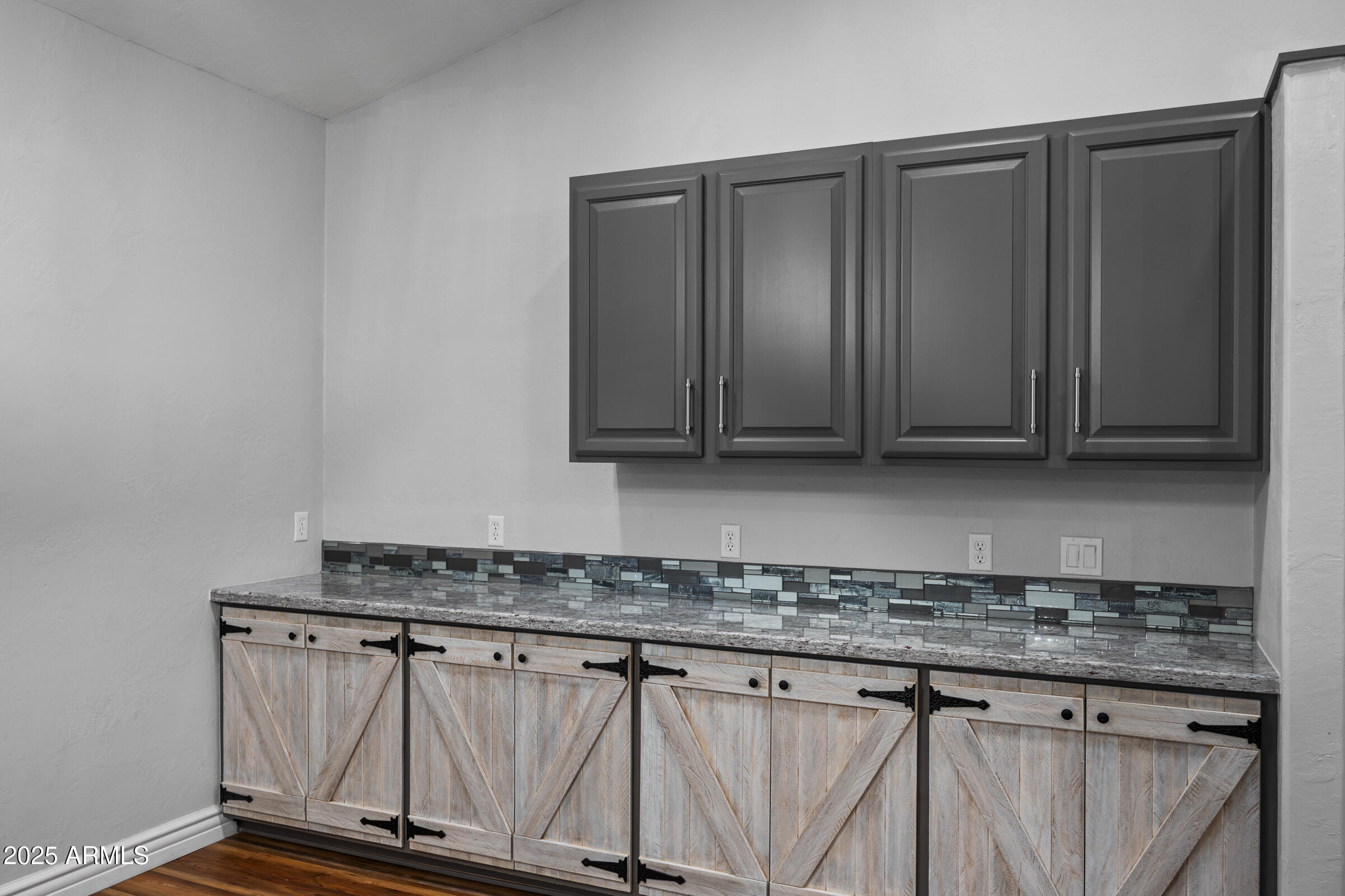 20975 E EXCELSIOR Avenue