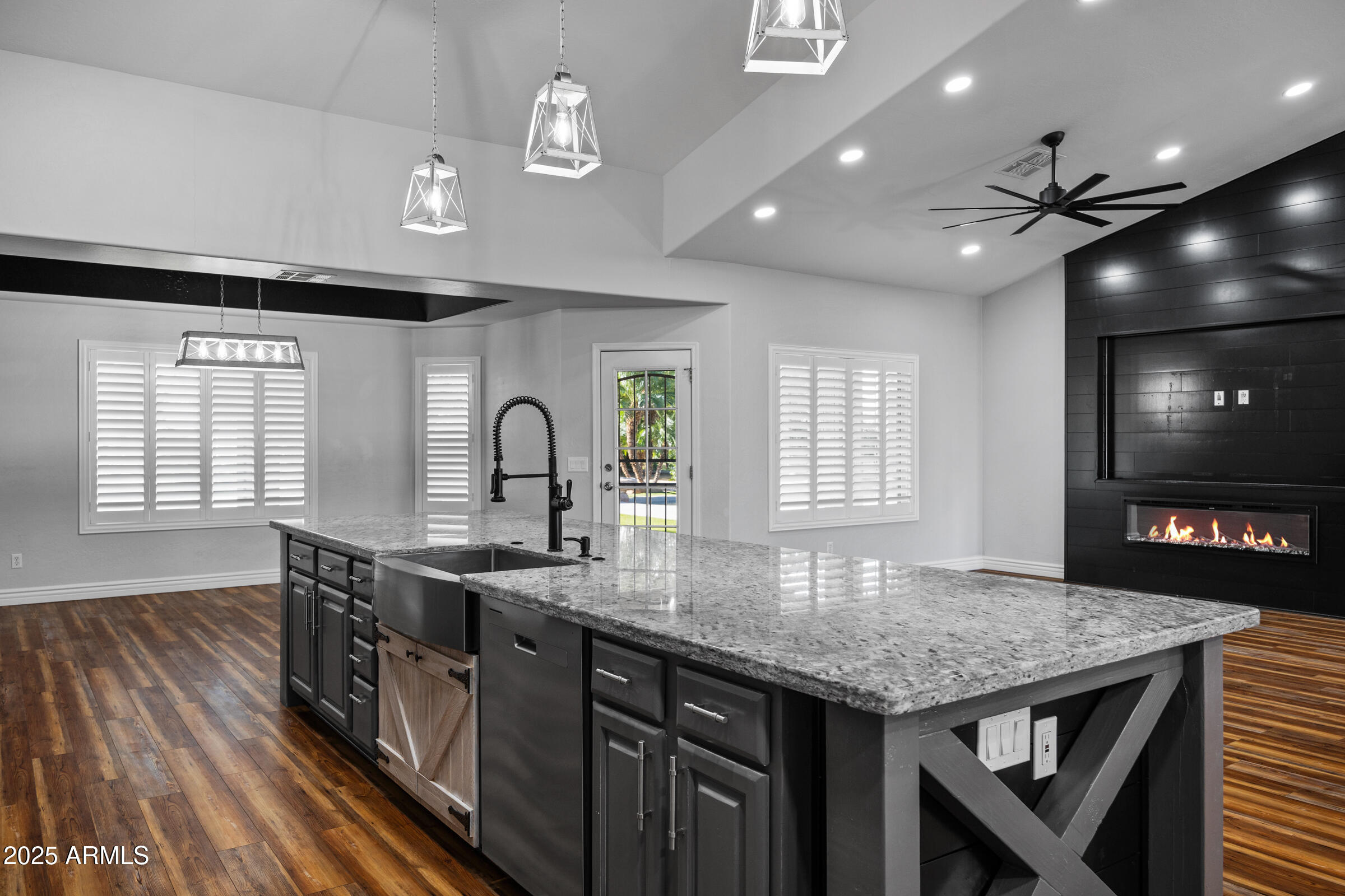 20975 E EXCELSIOR Avenue