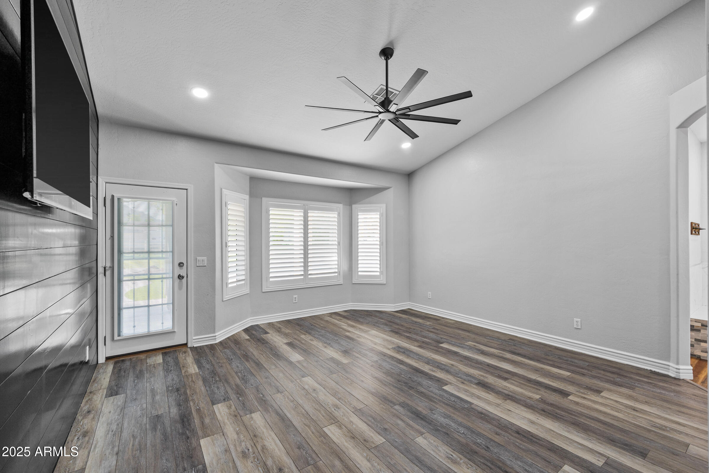 20975 E EXCELSIOR Avenue