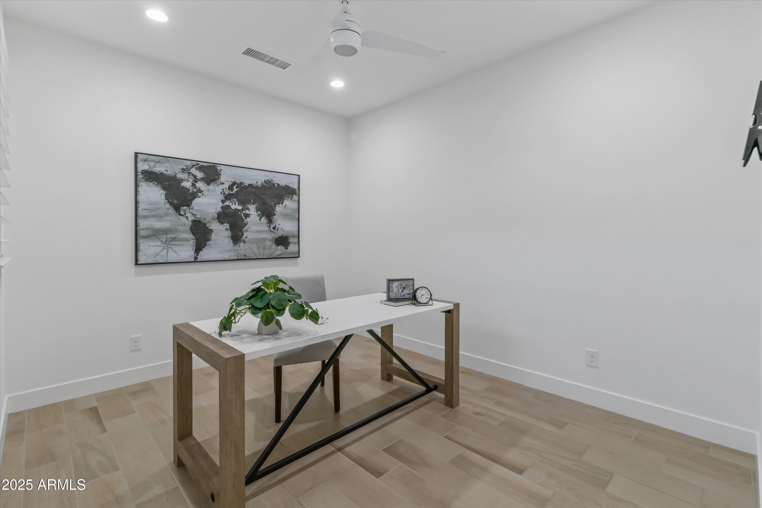 3890 E ANDALUSIA Avenue