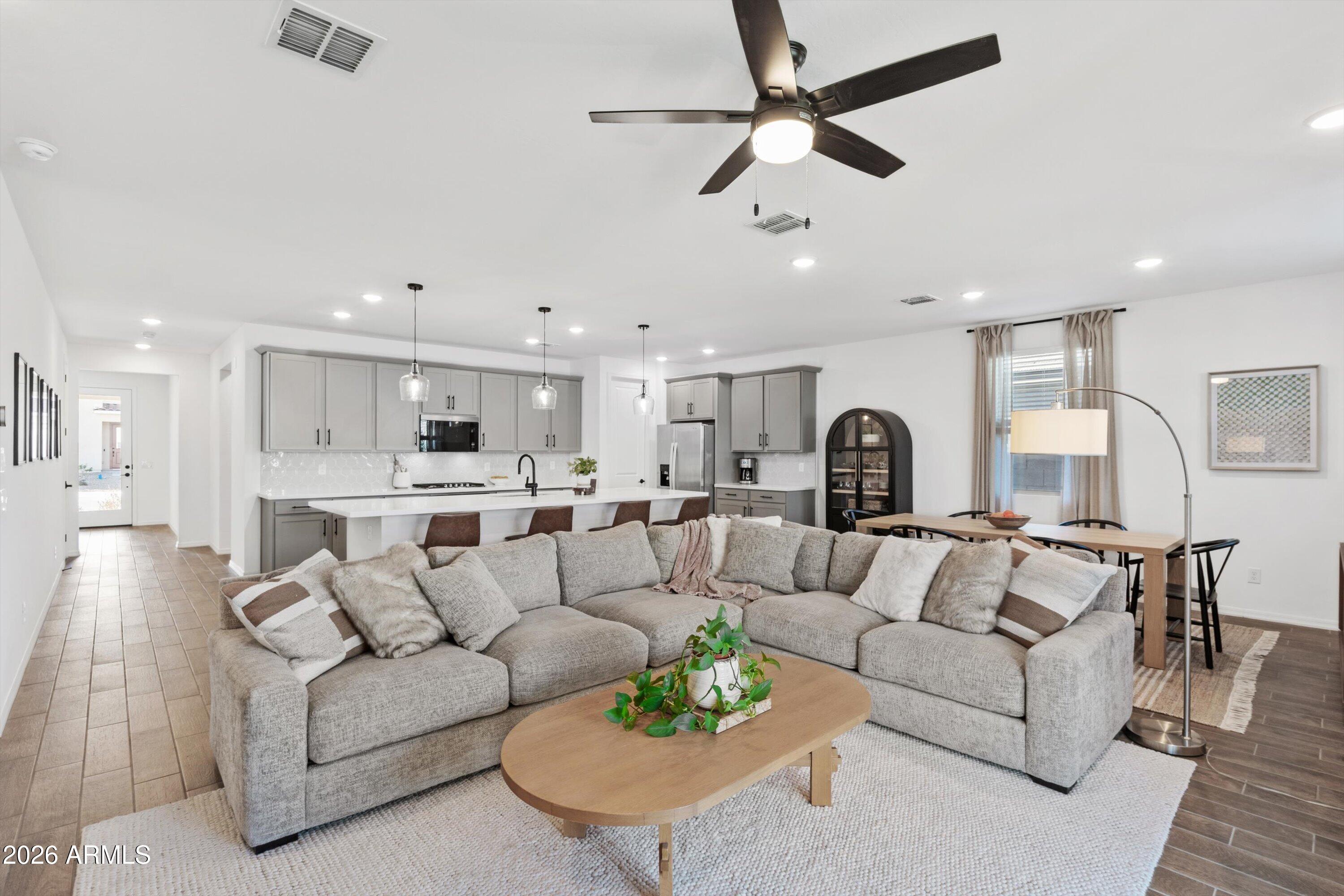 4350 W SEBASTIAN Lane