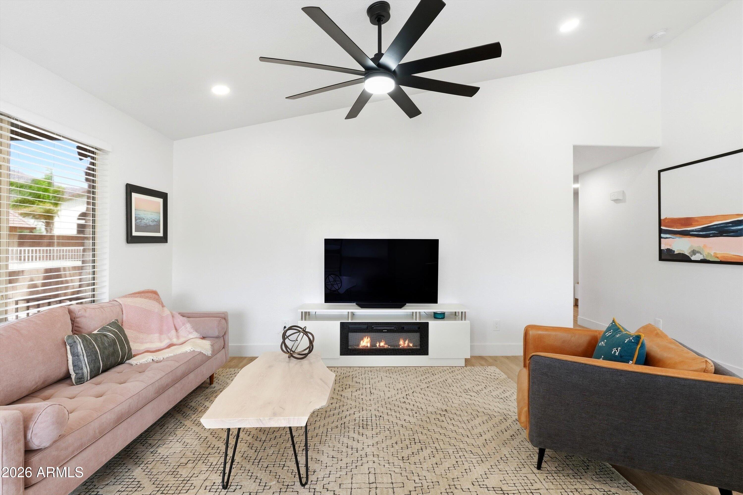 10142 E DAYBREAK Place