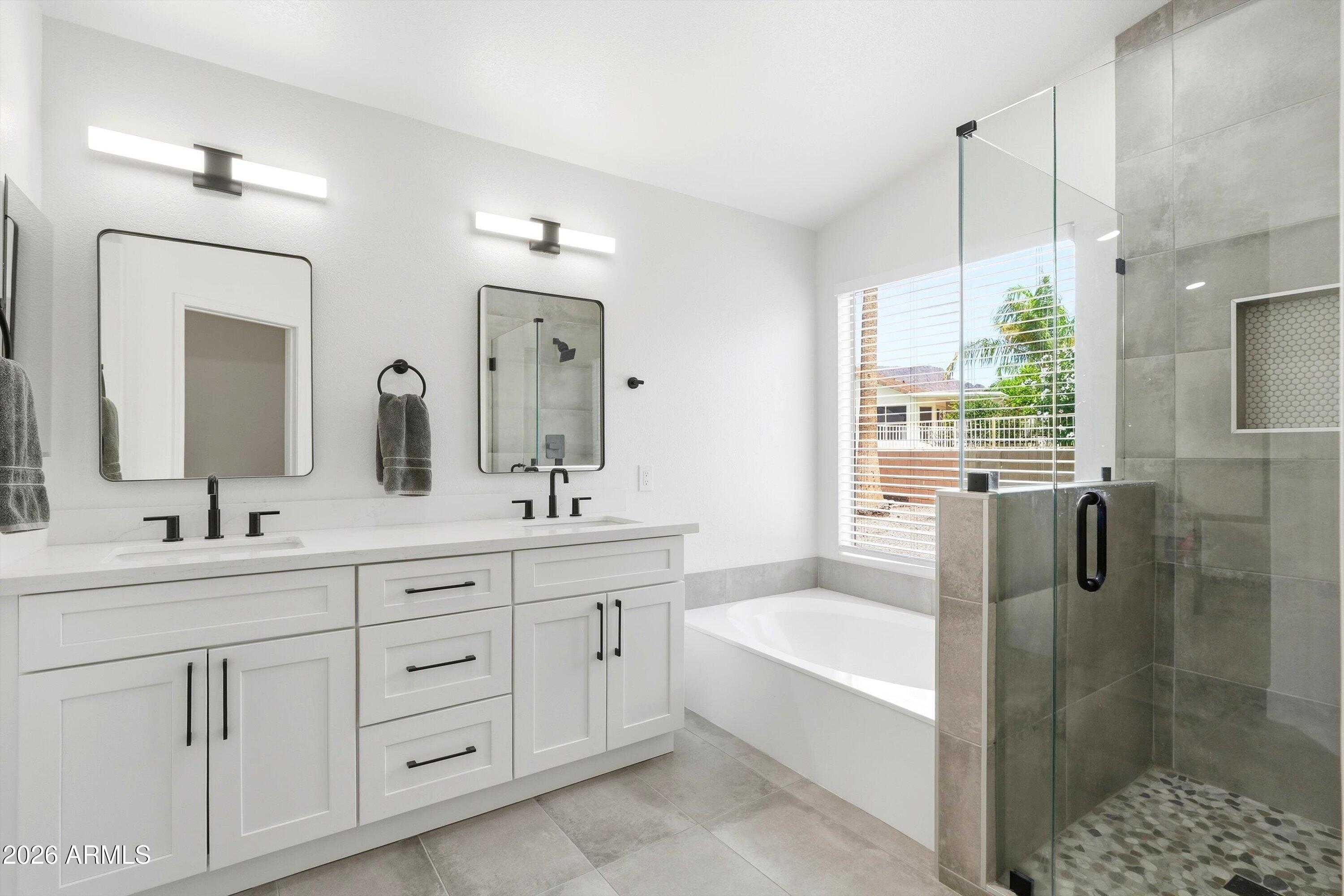 10142 E DAYBREAK Place