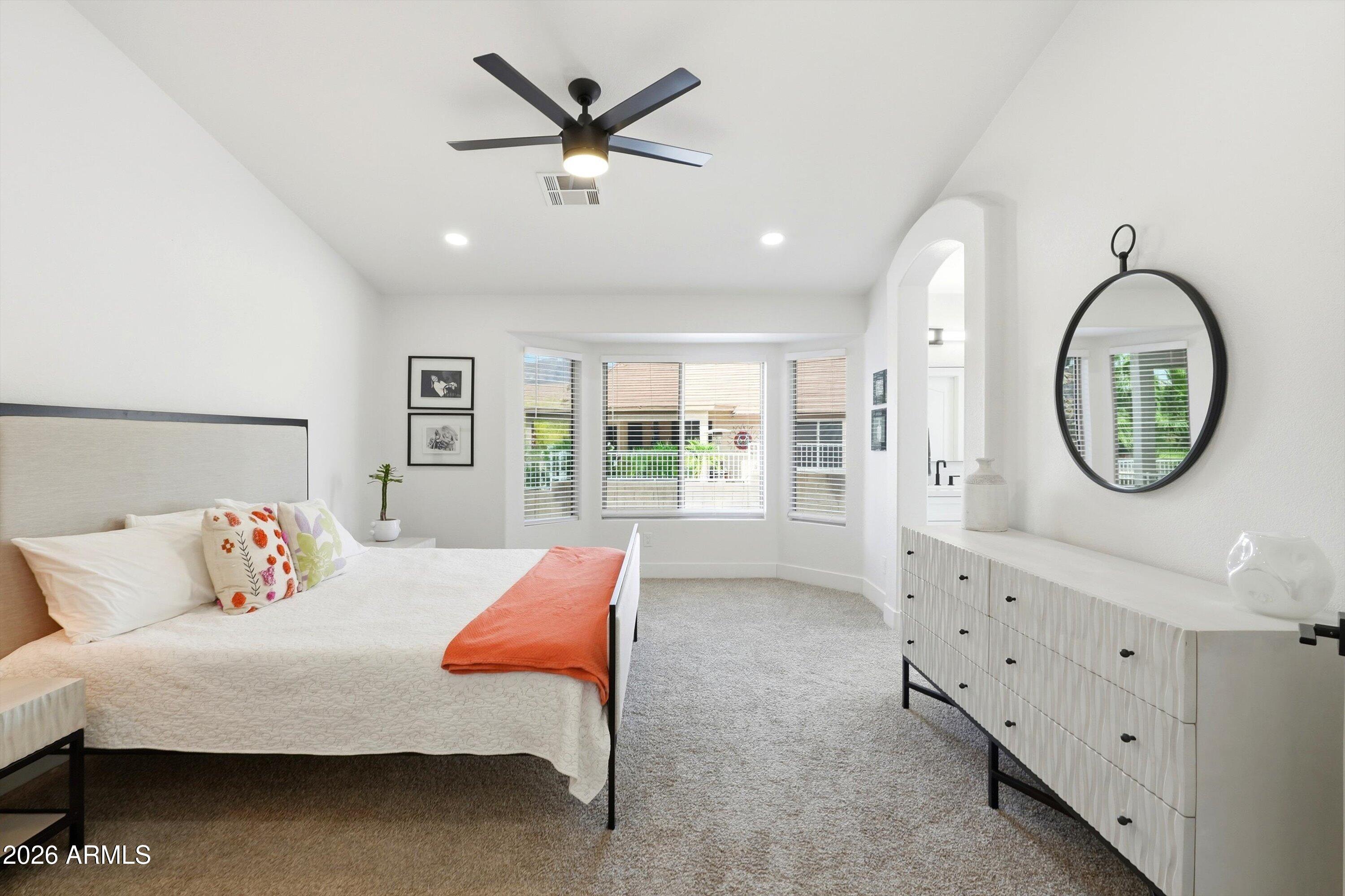 10142 E DAYBREAK Place