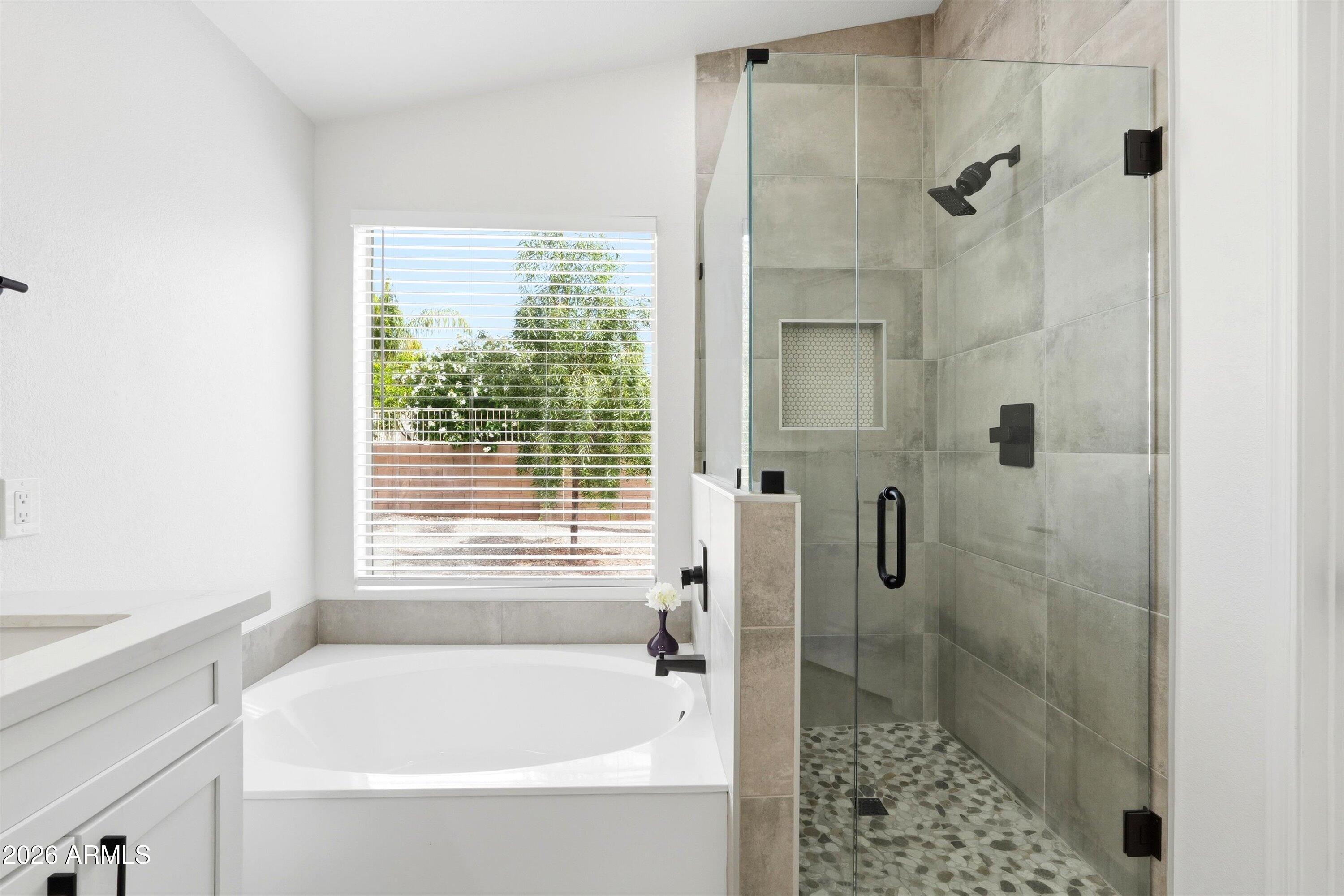 10142 E DAYBREAK Place