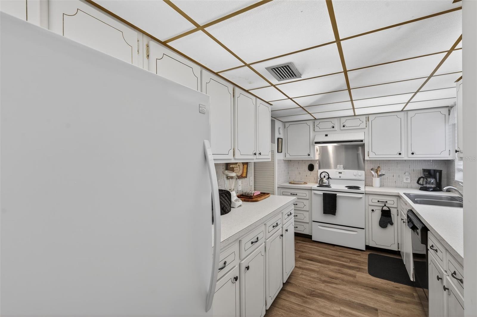 1200 N SHORE DR NE #201 furnished