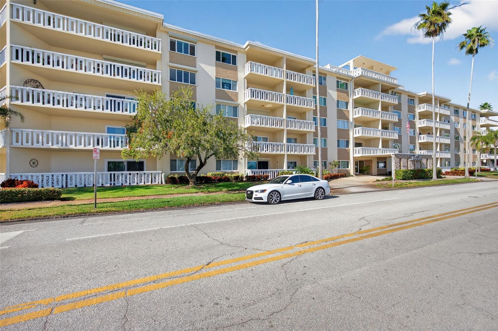 1200 N SHORE DR NE #201 furnished