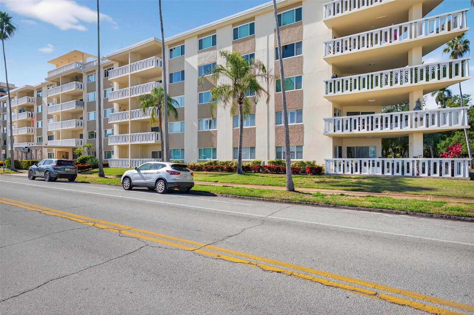 1200 N SHORE DR NE #201 furnished