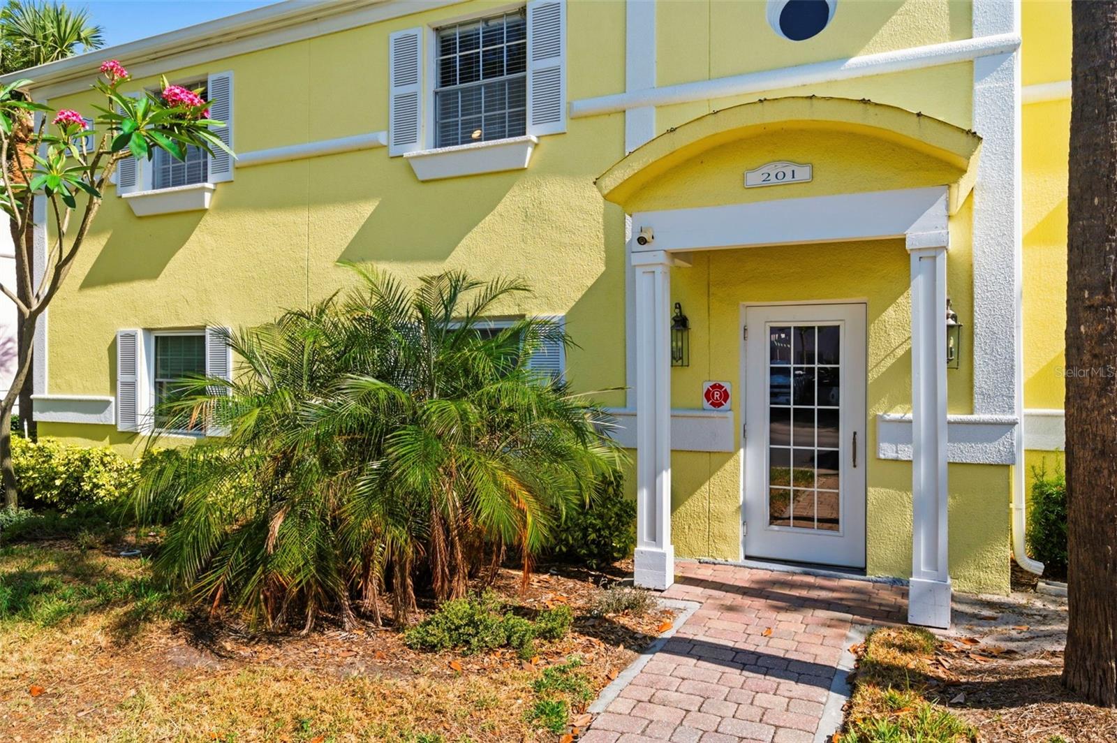 201 POMPANO DR SE #C furnished