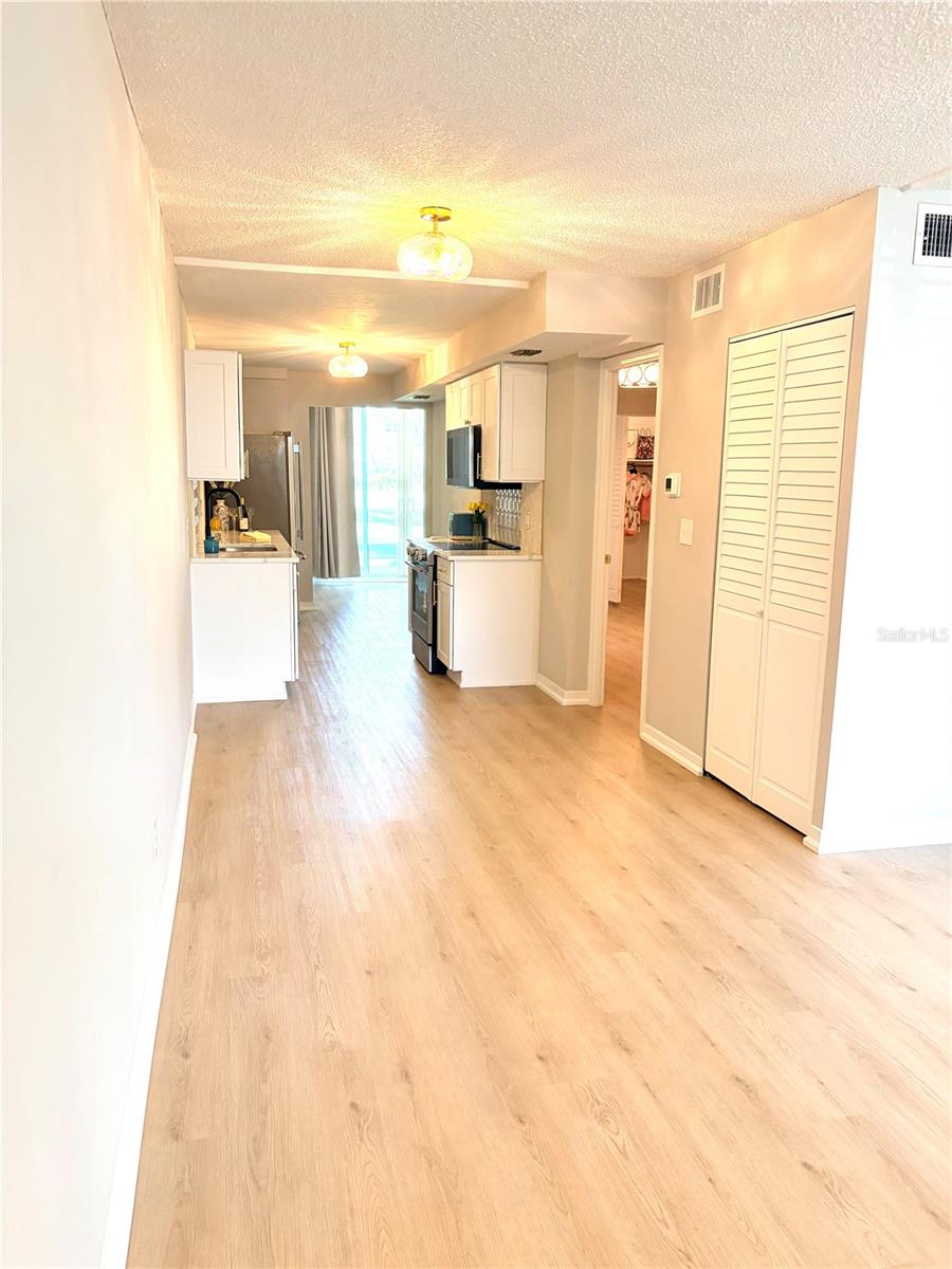4890 BAY ST NE #127