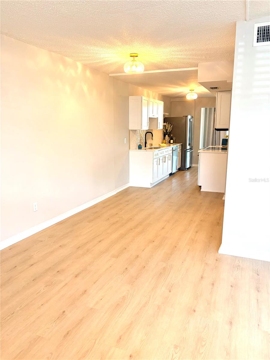 4890 BAY ST NE #127