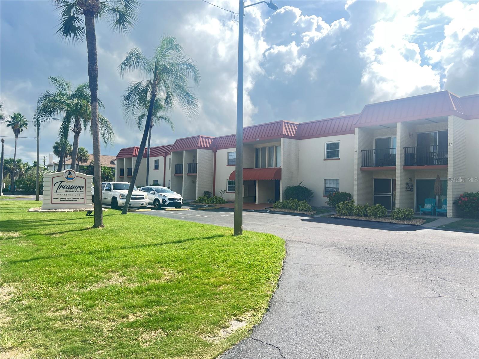 10365 PARADISE BLVD #27