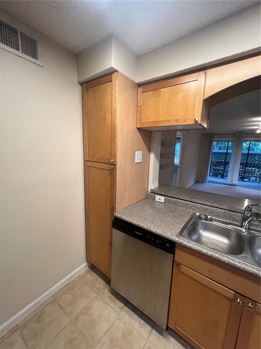 2500 WINDING CREEK BLVD #E103