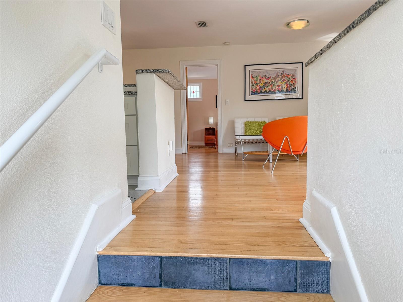 237 20TH AVE SE