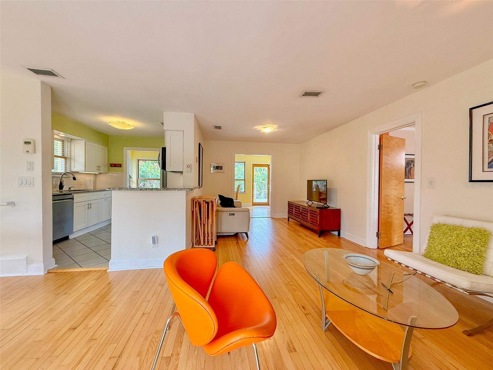 237 20TH AVE SE