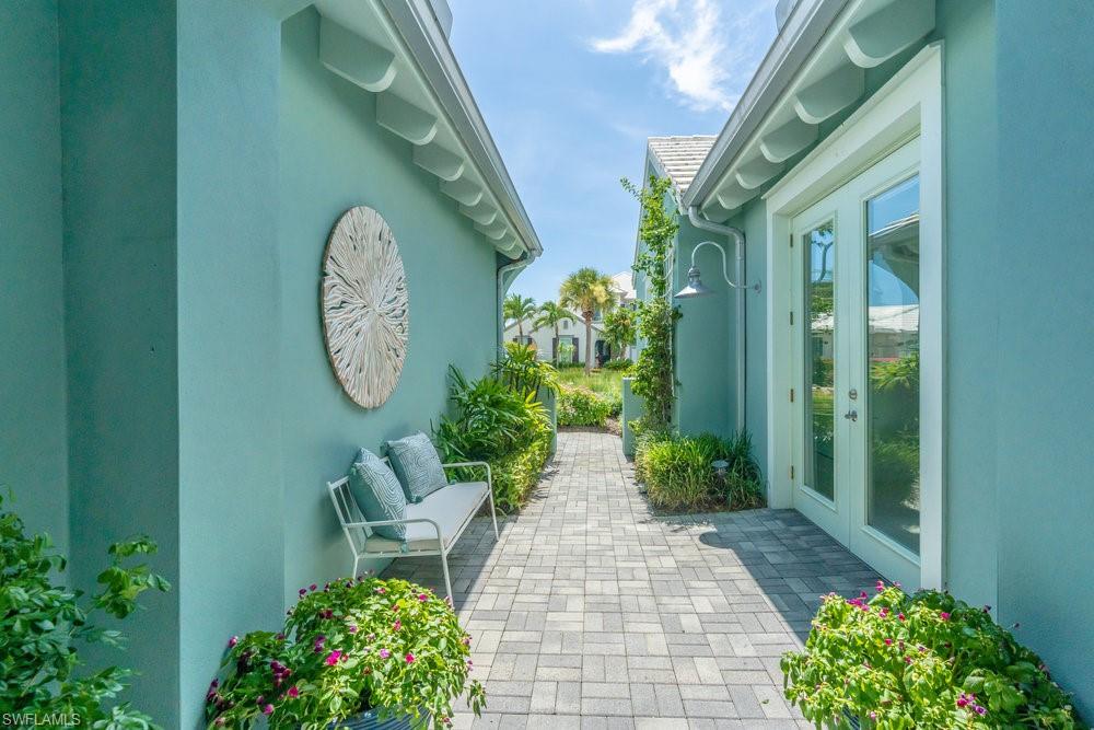 5060 Martinique DR