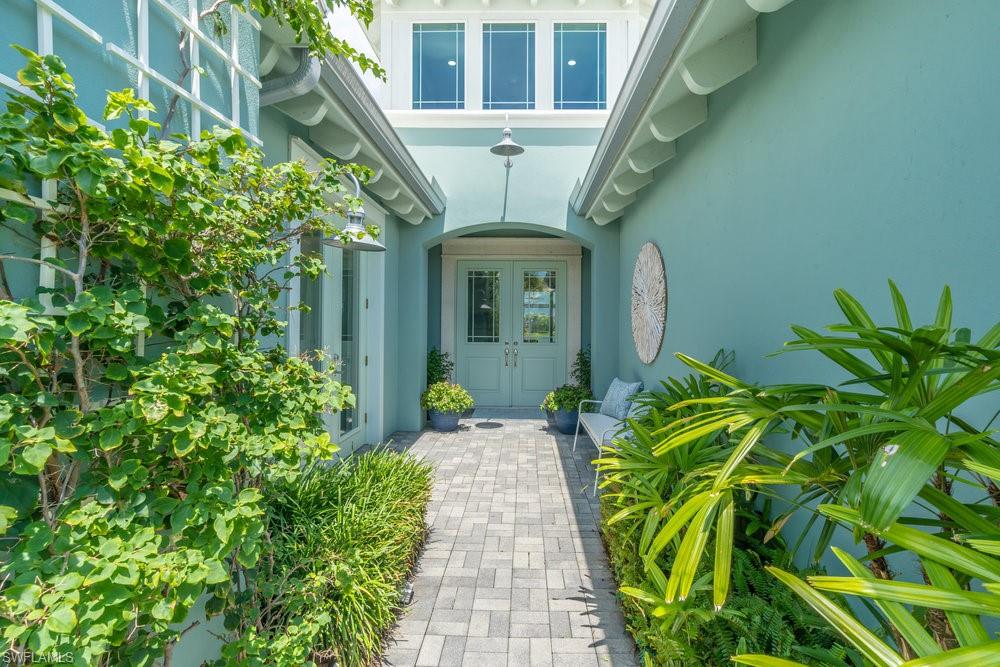 5060 Martinique DR