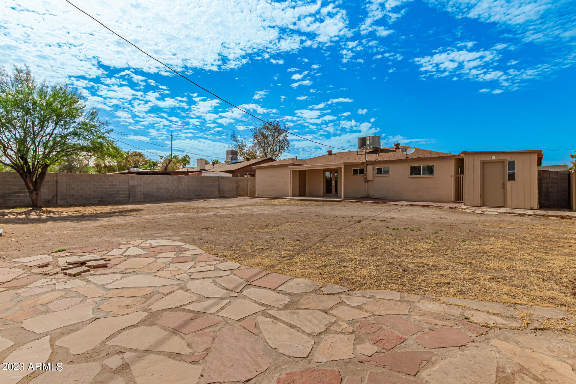 2233 W SAN MIGUEL Avenue