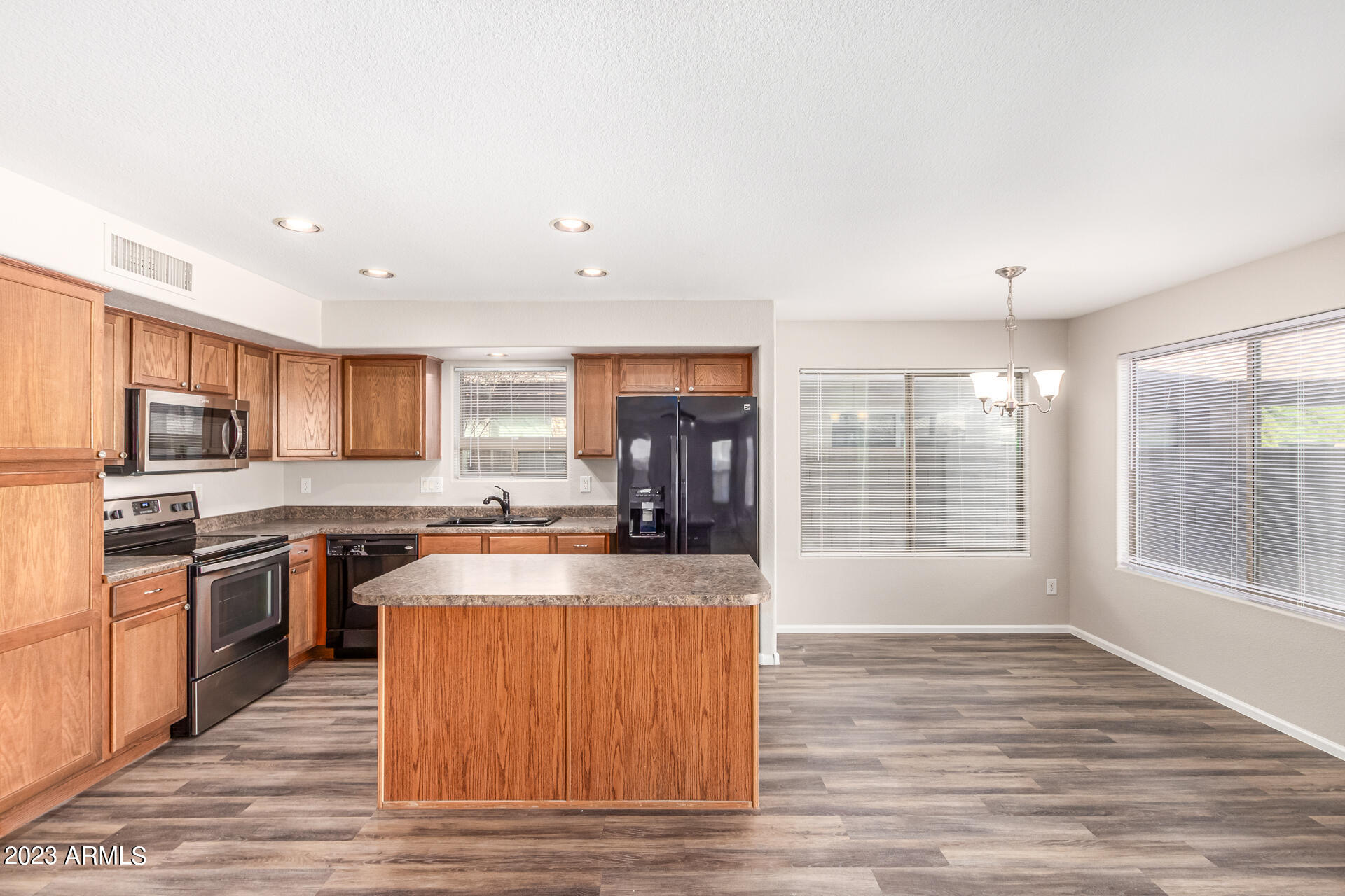 4614 W BEAUTIFUL Lane