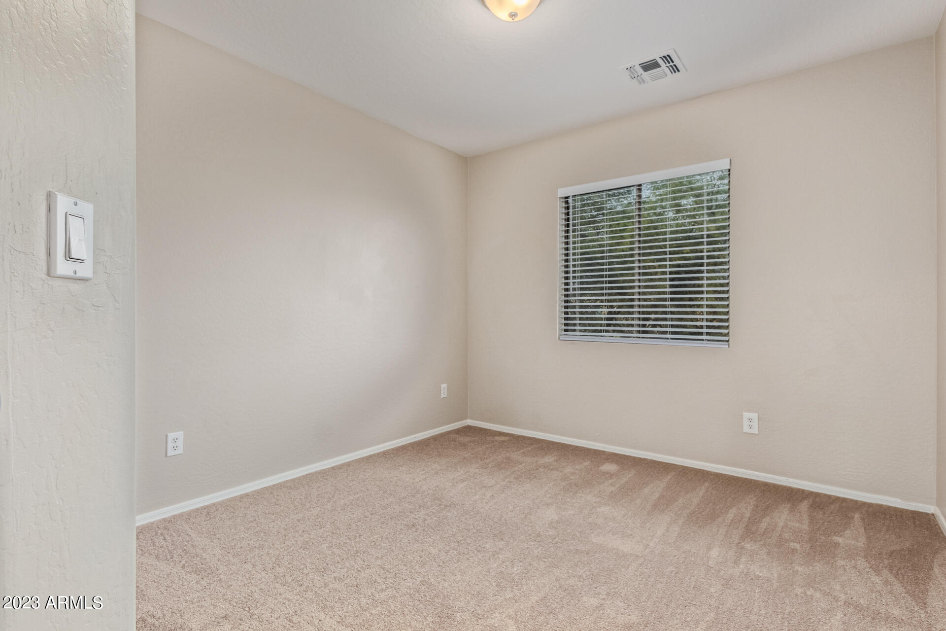 12425 W DREYFUS Drive