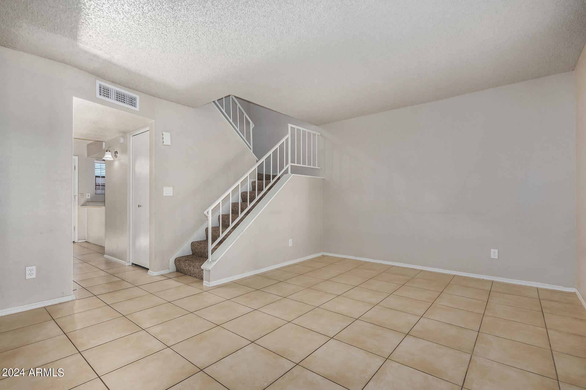 6608 W JAMAICA Drive
