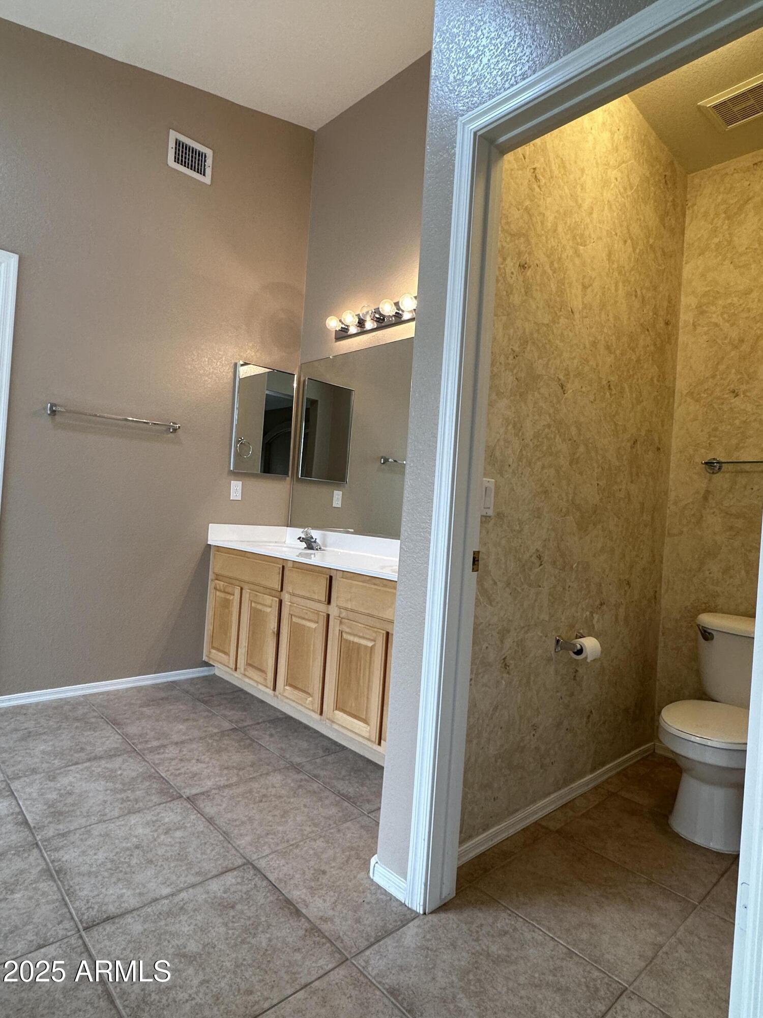 40915 N COLUMBIA Trail