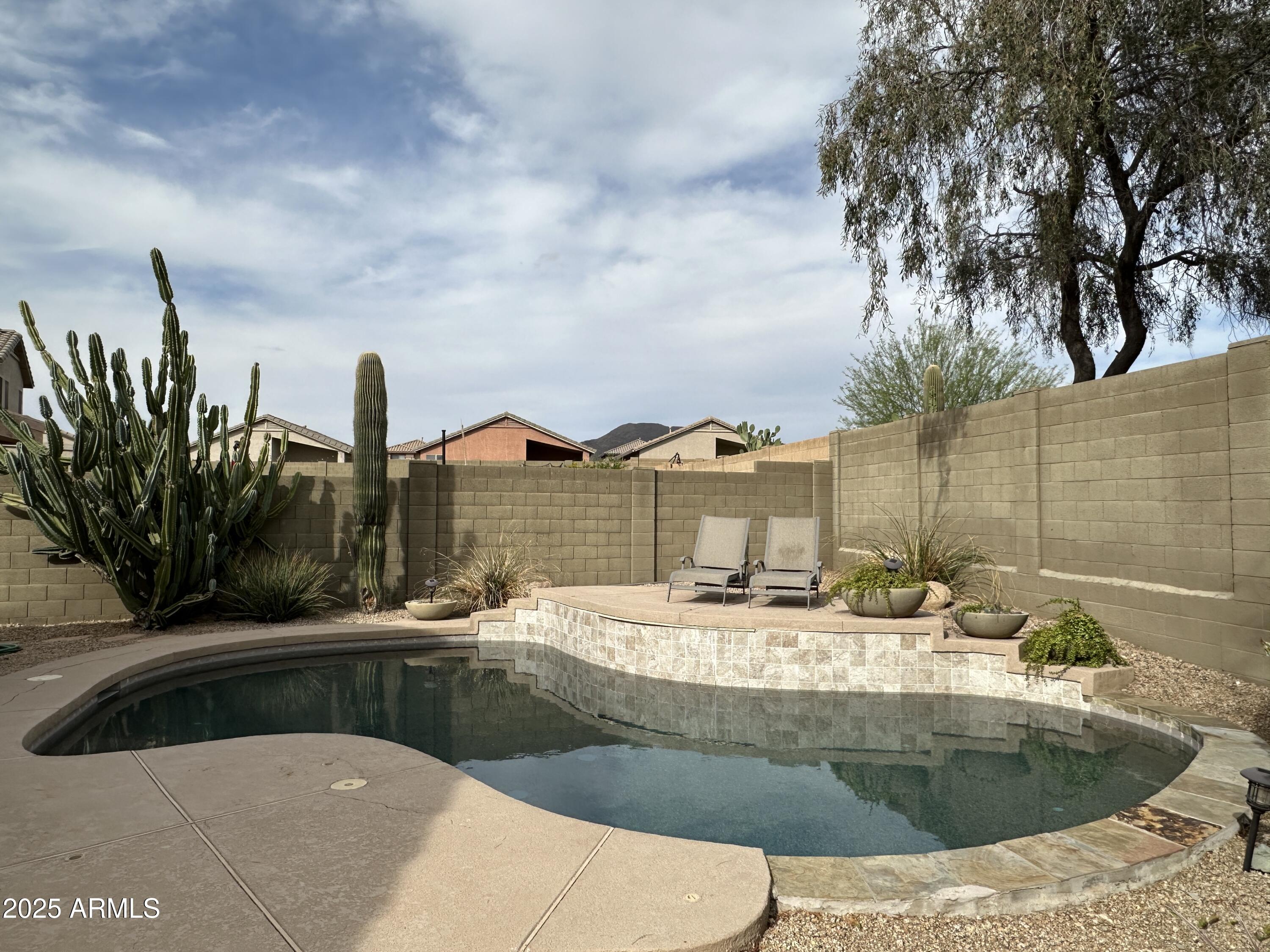 40915 N COLUMBIA Trail