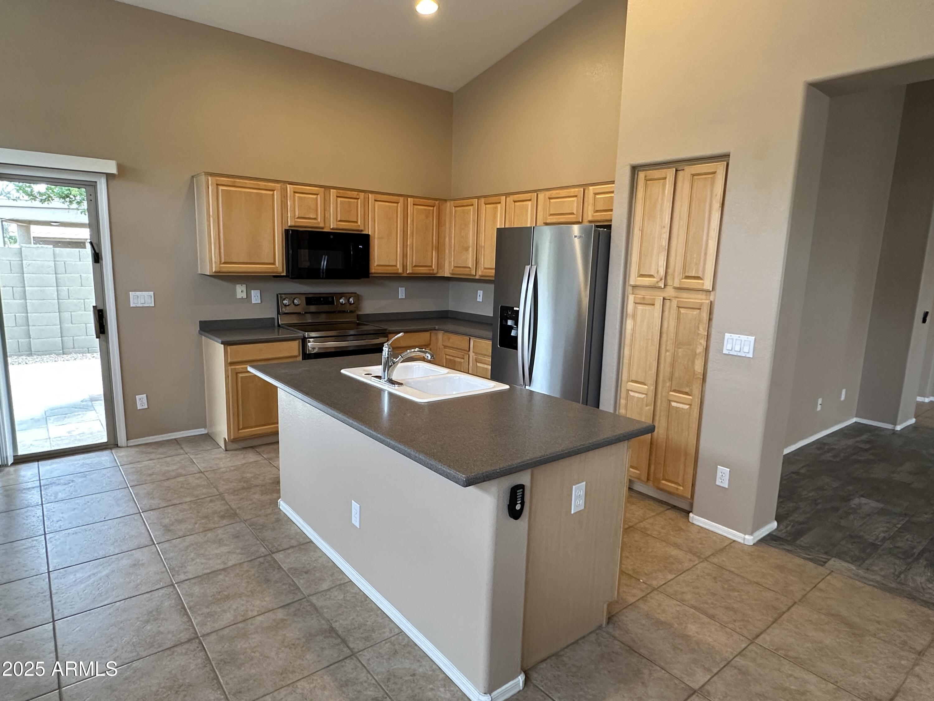 40915 N COLUMBIA Trail