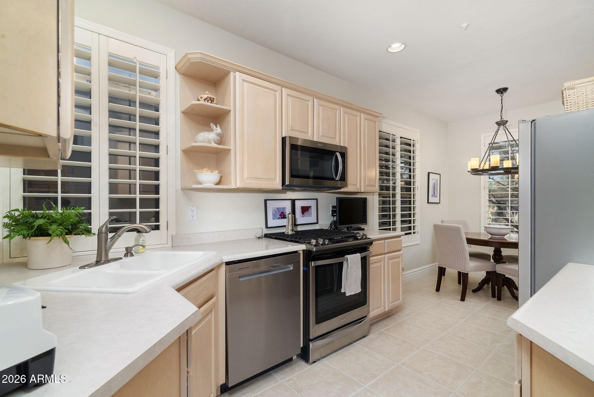 6524 E SHOOTING STAR Way