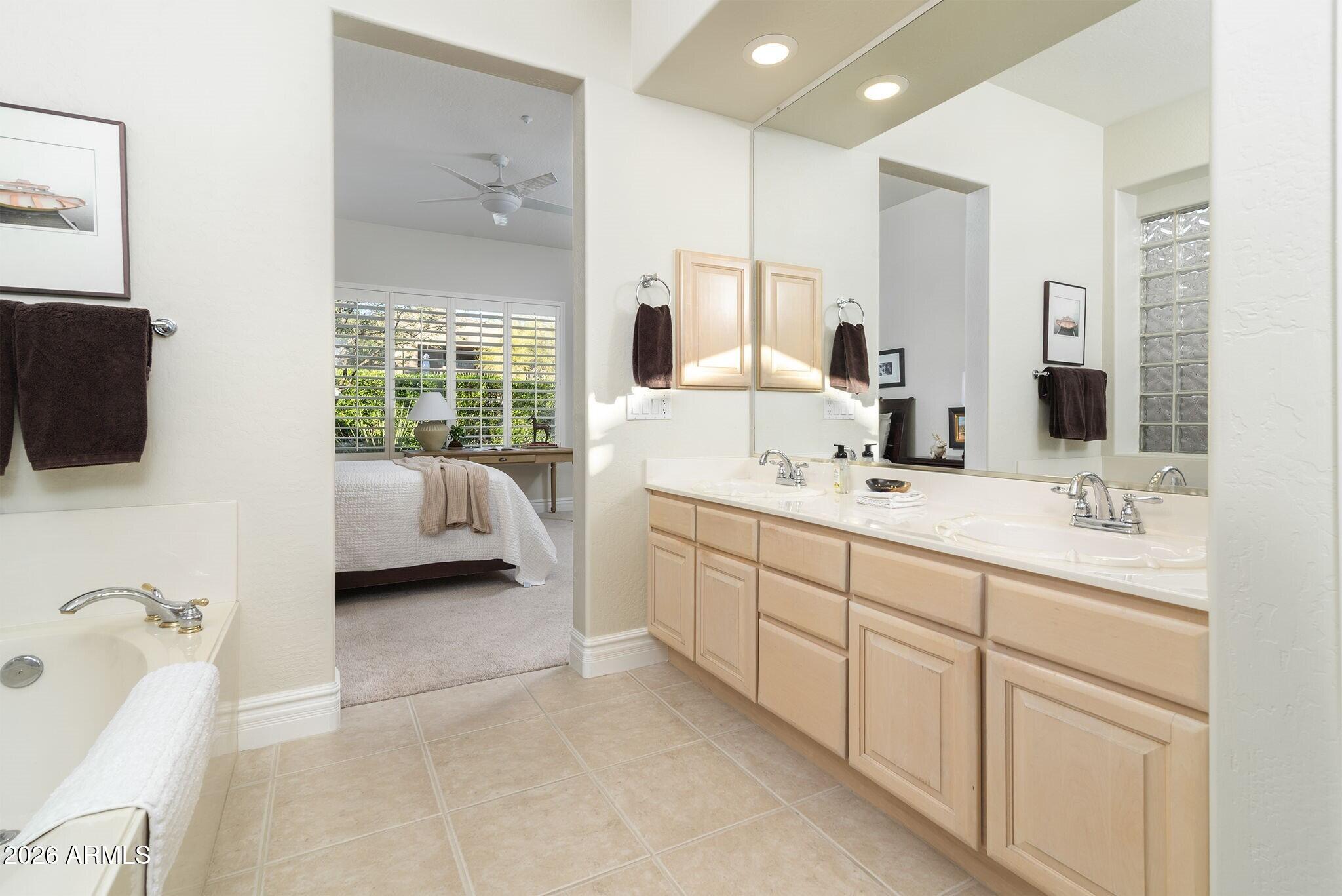 6524 E SHOOTING STAR Way
