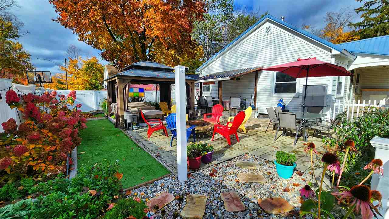 738 Pleasant Ave