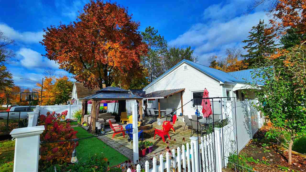 738 Pleasant Ave