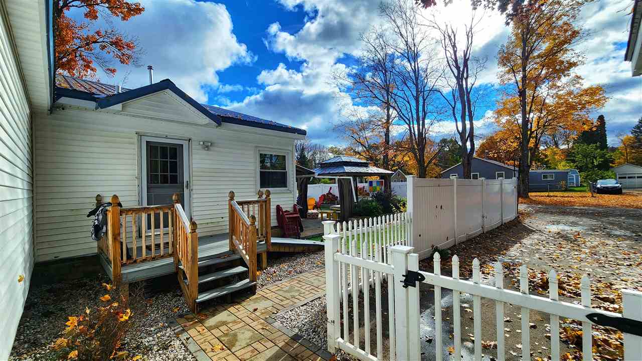 738 Pleasant Ave