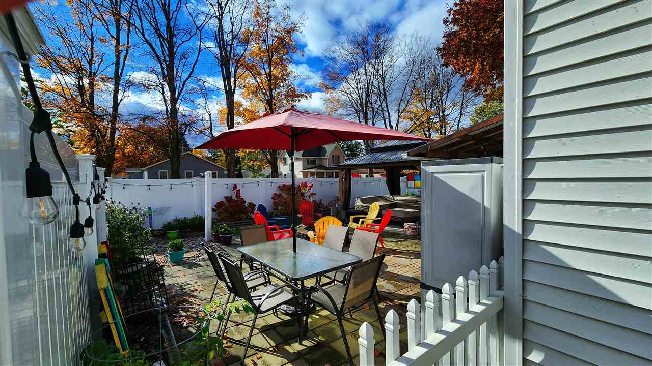 738 Pleasant Ave