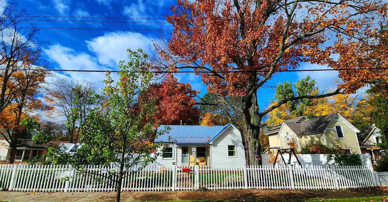 738 Pleasant Ave
