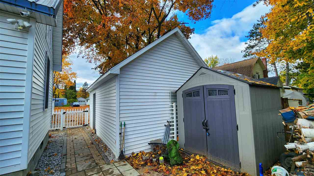738 Pleasant Ave