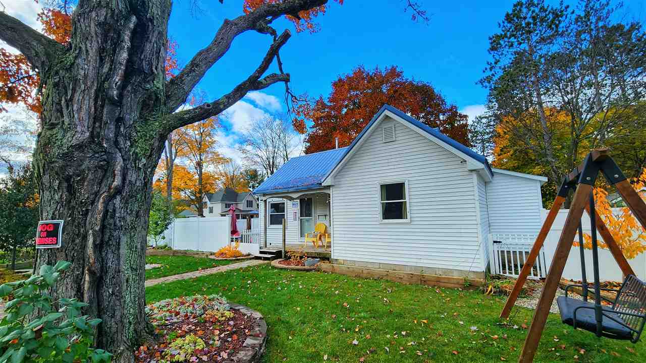 738 Pleasant Ave