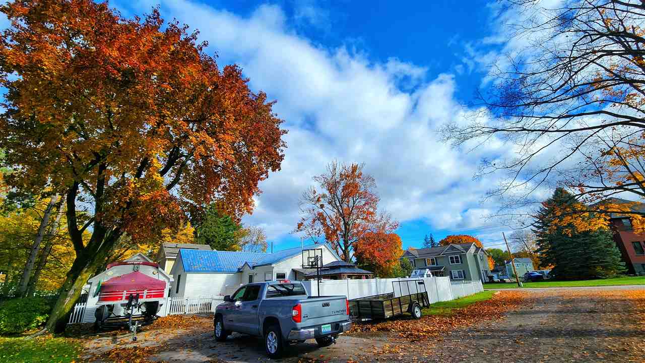 738 Pleasant Ave